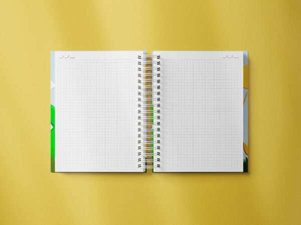 caderno personalizado A5 - pascoa - coelhos coloridos no jardim - miolo quadriculado transparente